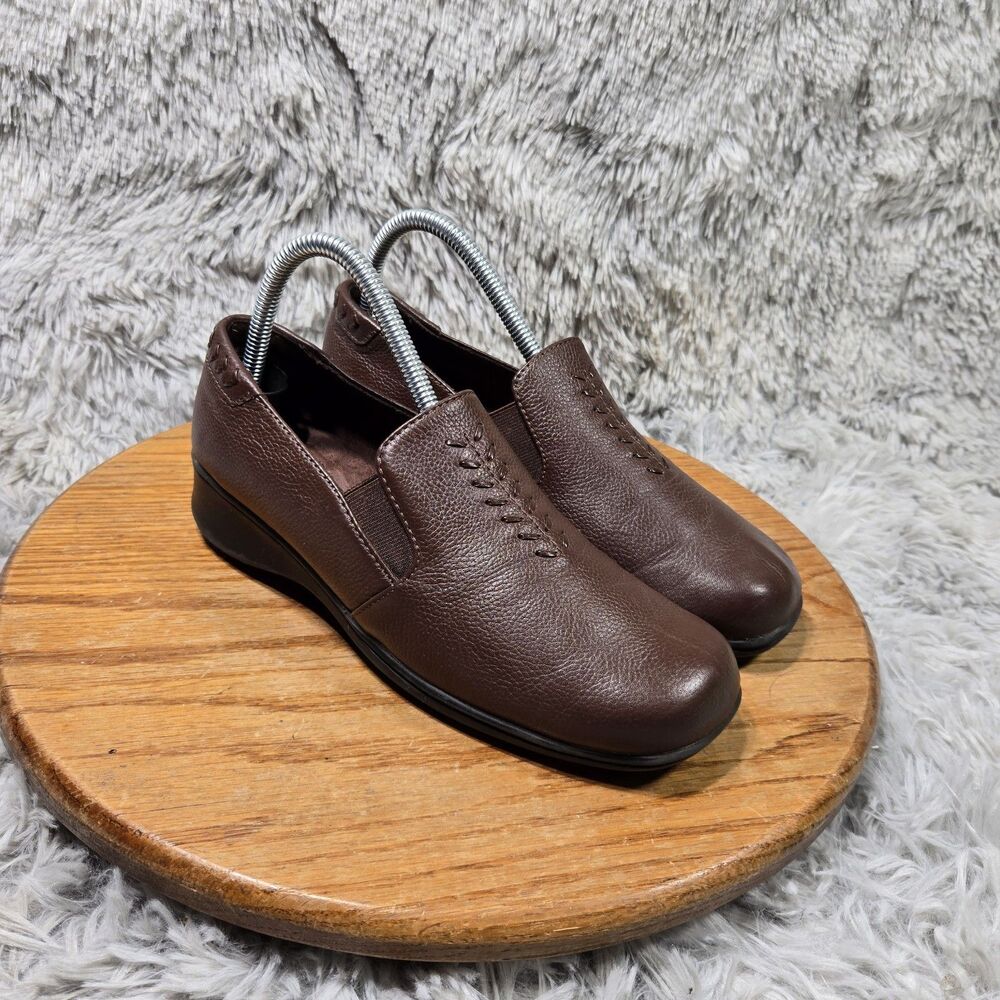 Cobbie Cuddlers Slip on Moccasins Womens Size 9 Retro Brown Leather Comfy Clogs